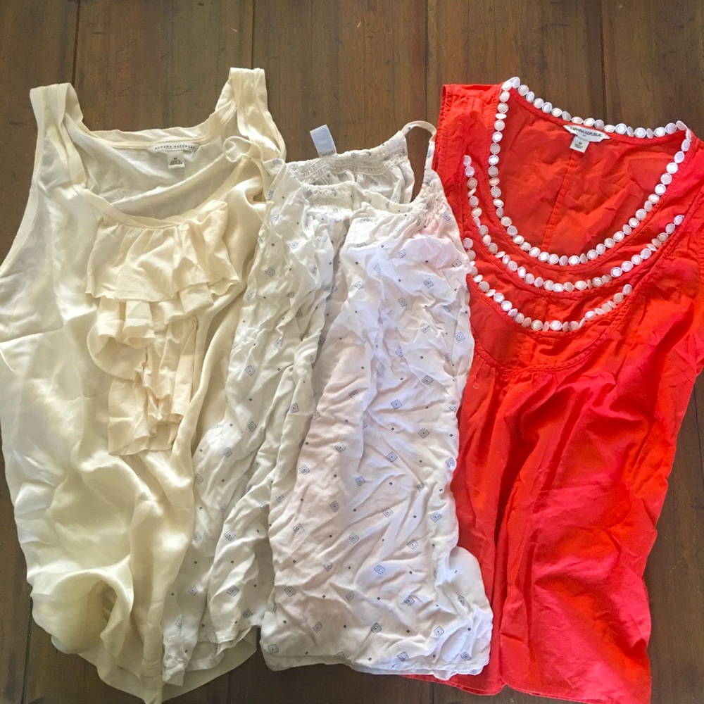 BUNDLE OF TANK TOPS size M